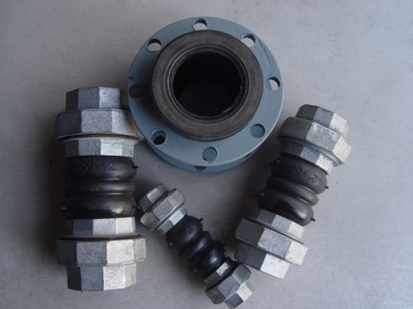 絲扣連接橡膠（jiāo）軟接（jiē）頭